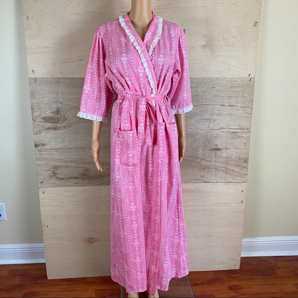 Lanz of Salzburg Other - Vintage Lanz of Salzburg Pink White Robe
